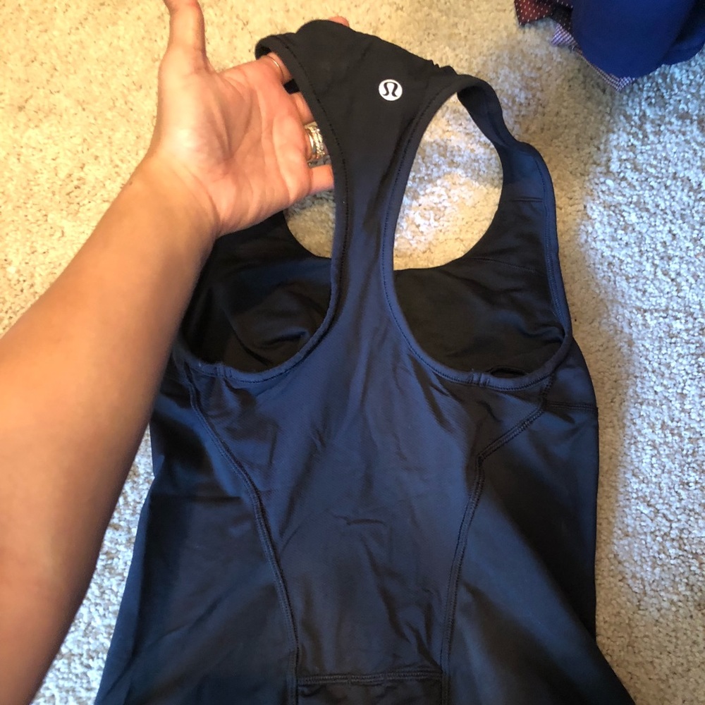 Lot of size 4 Lululemon tanks